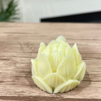 شمعة زهرة اللوتس