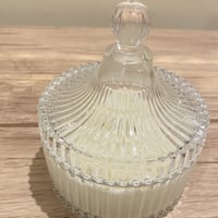 شمعة زجاجية بغطاء ( حجم وسط )