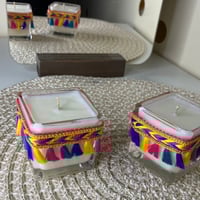 شمعة زجاجية بثيم شعبي