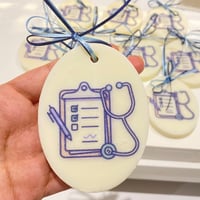 تاقات عطرية بثيم