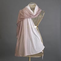 2-ابيض و بني فاتح