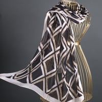 طرحة بوردن شال ناتورال منقوش