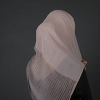 طرحة جوري نص شيفون بستراس و نص مكسر