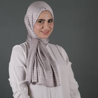 طرحة نايا ليكرا مقلم