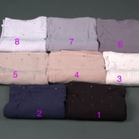 حجاب جوري مرصع بالأحجار