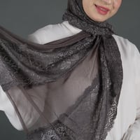 طرحة كشمير ناعم بشرحات دانتيل