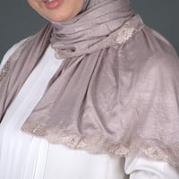 طرحة قطن كويتي بدانتيل رفيع