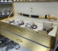 صندوق للأهداء ( 3 دلال + مبخر + سيف ) سيفين ونخله...