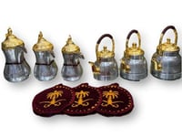 دلال مع اباريق مع بيوز