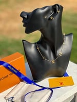 طقم سلسال لويس فيتون 2