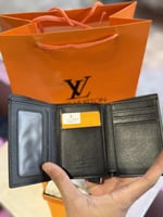 محفظة لويس فيتون 1