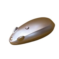 لعبة ليزر للقطط على شكل فأر