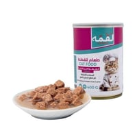 لقمة سمك والأنشوفة مع قطع الدجاج في المرق للقطط ال...