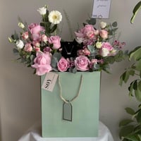 سلسال ذهب أنيق عيار 18 مع الورد