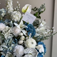 فازة ورد صناعي ابيض | ازرق