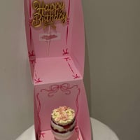 تنسيق “لحظة ورد” مع كيكة بيرثداي