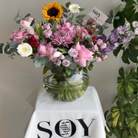 فازة الورد الدائرية | لون الورد اختياري