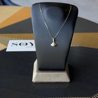 سلسال ذهب عيار 18 مع الورد