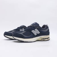 نيوبالانس-New Balance 2002R