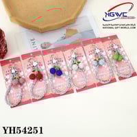 سلسلة مفاتيح بتصميم الكرز المرصع بالكريستال الملون