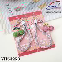 سلسلة مفاتيح الكرز الفاخرة بلمسة اللؤلؤ