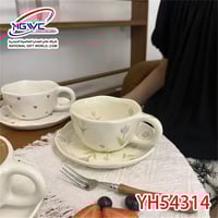 كوب سراميك مع صحن بتصميم وردة توليب الشفق الرقيق