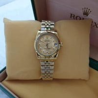 ساعة رولكس النسائية