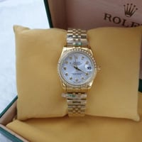 ساعة رولكس النسائية