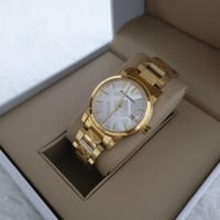 ساعة بربري النسائية