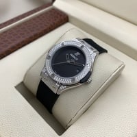 ساعة هوبلت النسائية