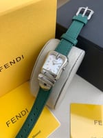 ساعة فندي جلد