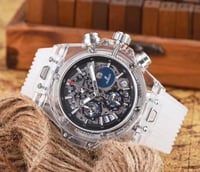 ساعة هوبلت شفاف الشهيرة