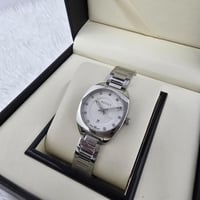 ساعة قوتشي النسائية