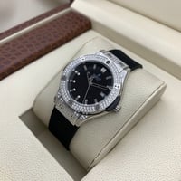 ساعة هوبلت النسائية