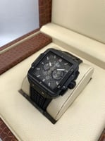 ساعة هوبلت الجديدة SQUARE BANG