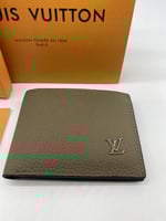 بوك لويس فيتون شامل الملحقات