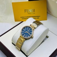 ساعة فندي ذهبي بإطار كحلي شامل الملحقات