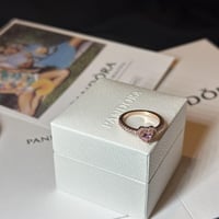 خاتم بندورا قلب وردي.