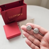 حلق فالنتينو فضي شامل الملحقات