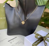 سلسال فان كليف ذهبي شامل الملحقات