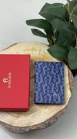 أزرق