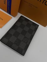 بوك لويس فيتون شامل الملحقات