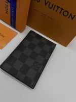 بوك لويس فيتون شامل الملحقات