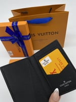 بوك لويس فيتون شامل الملحقات