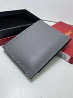 محفظة رجالية من كارتييه باللون الرمادي مع بكج الما...