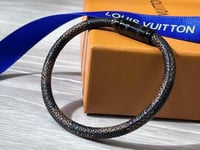 اسوره رجاليه جلد بني واسود شامل الملحقات