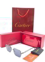 نظارة كارتيية لون اسود مع الملحقات طبق الأصل