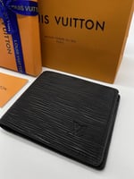 بوك لويس فيتون شامل الملحقات