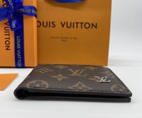 بوك لويس فيتون شامل الملحقات