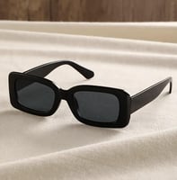 نظارات مستطيله بأطار أسود مضاد للانعكاس